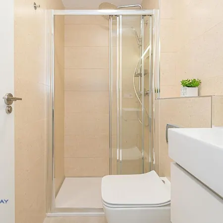 2 Bed 2 Bath Magnus Apartament