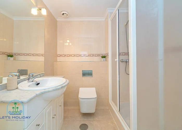 2 Bed 2 Bath Magnus 公寓